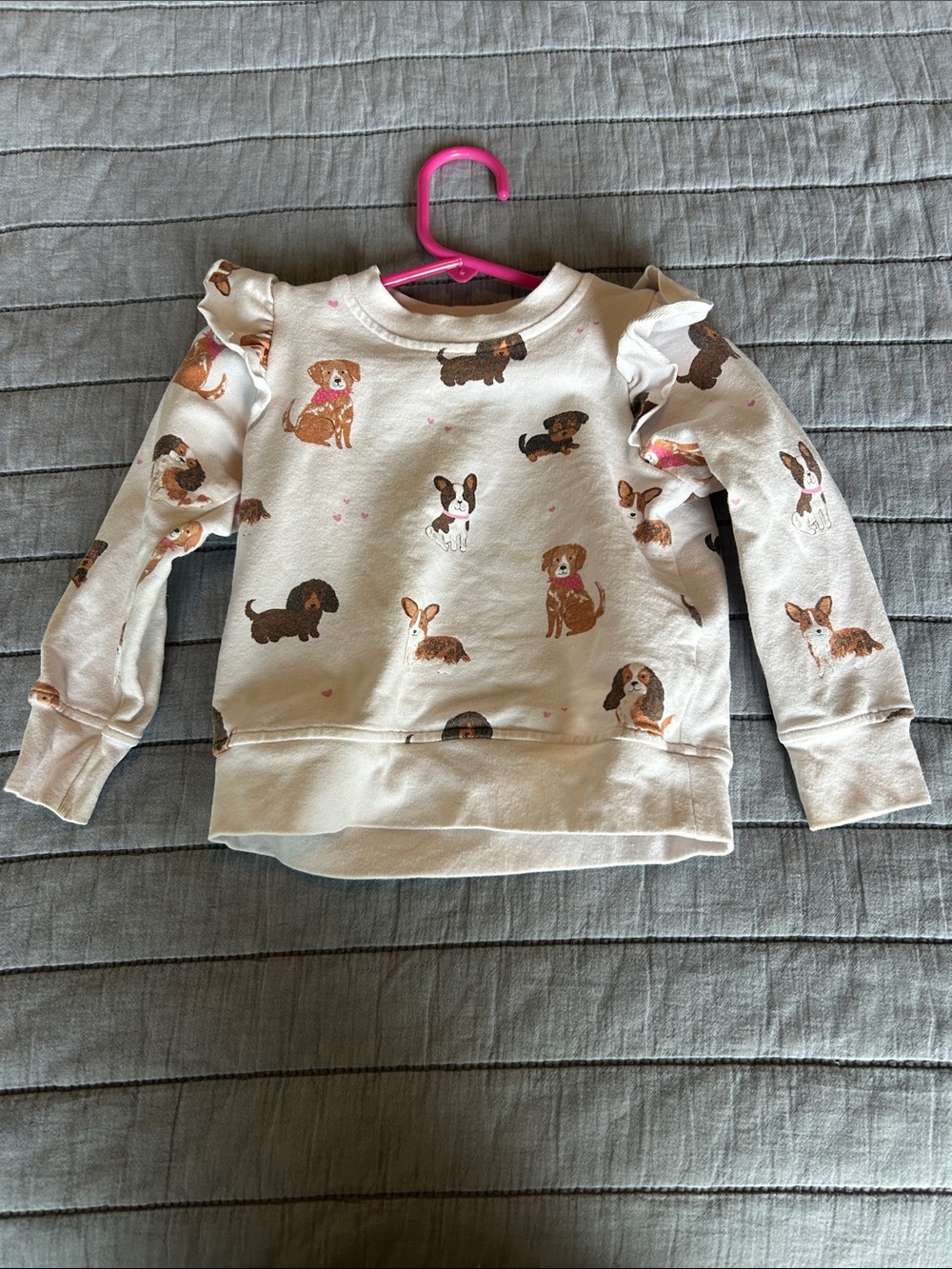 Ruffle Swearshirt in Dog Print